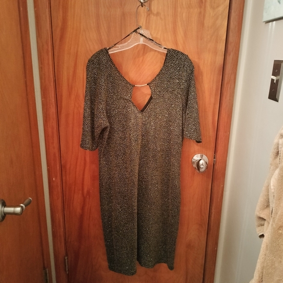 NEW Check It Out Plus Size Gown Metallic Gold Glitter Dress 2X, 2XL - Picture 4 of 11